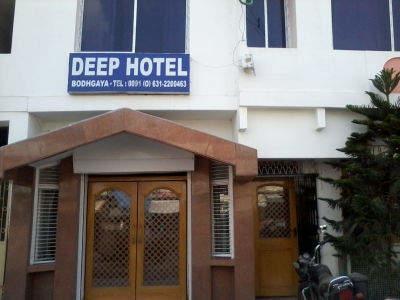 Deep Hotel Bódhgaja Exteriér fotografie